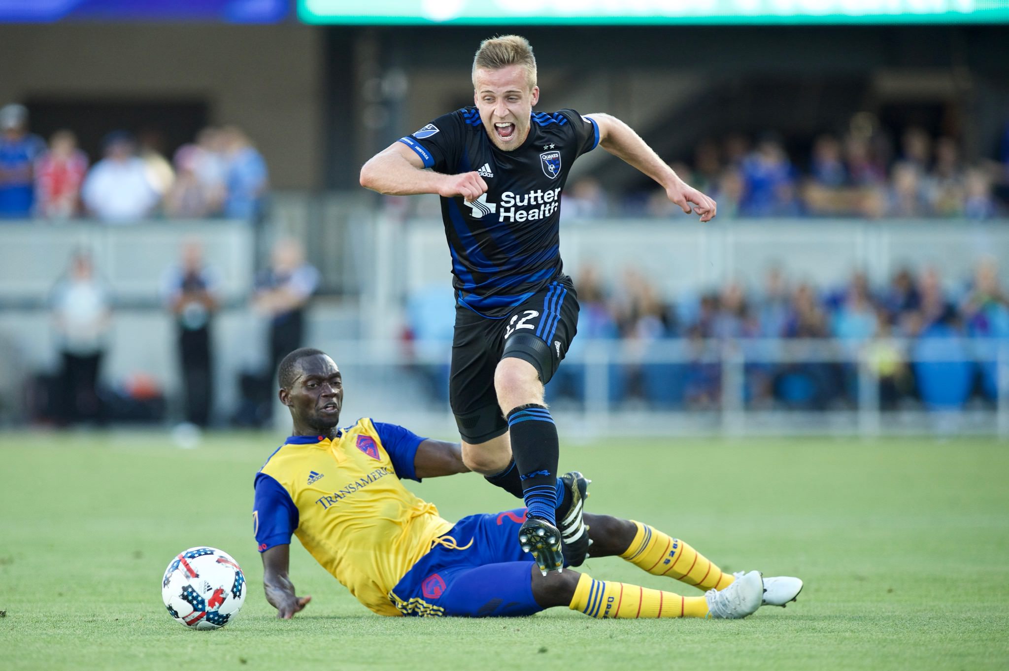 全英赛前景蒙尘 谢定峰右肩伤势复发.