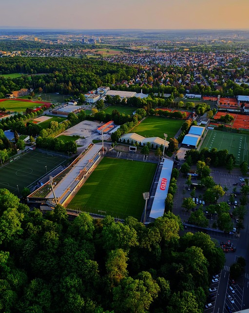 伊朗领导人表示扩大与邻国关系是伊明确政策.